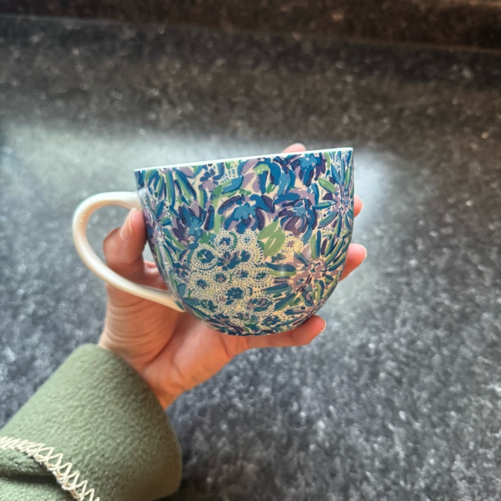 Lilly Pulitzer Classic Blue Floral Coffee/Tea Mug - Picture 5 of 6